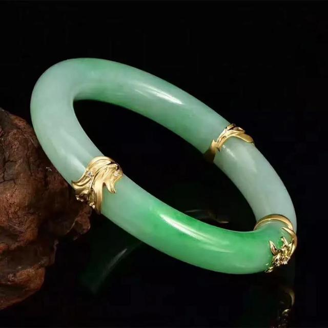 翡翠手镯有裂痕可以自己修复吗翡翠有裂纹怎么处理-第1张图片-翡翠网 翡翠手镯有裂痕可以自己修复吗翡翠有裂纹怎么处理-第1张图片-翡翠网