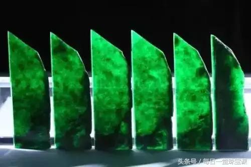 翡翠满绿玻璃种价格的简单介绍-第5张图片-翡翠网 翡翠满绿玻璃种价格的简单介绍-第5张图片-翡翠网