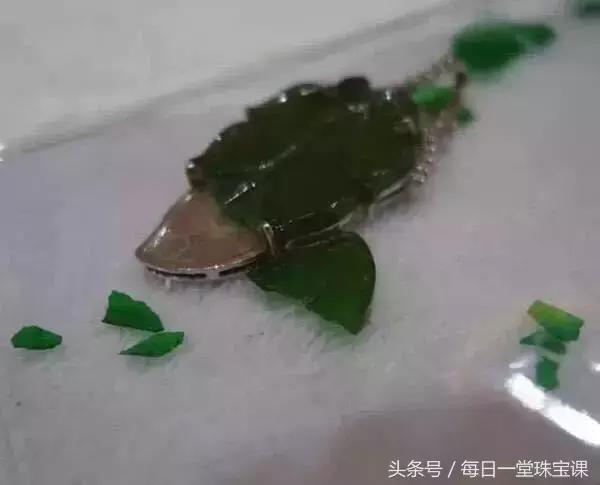 翡翠满绿玻璃种价格的简单介绍-第14张图片-翡翠网 翡翠满绿玻璃种价格的简单介绍-第14张图片-翡翠网