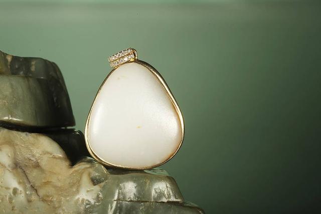 包含红皮木翡翠原石种料的词条-第2张图片-翡翠网 包含红皮木翡翠原石种料的词条-第2张图片-翡翠网