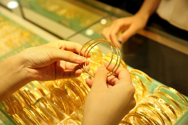 足金999多少钱一克,现在黄金999的多少钱一克-第4张图片-翡翠网 足金999多少钱一克,现在黄金999的多少钱一克-第4张图片-翡翠网