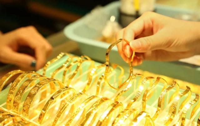 足金999多少钱一克,现在黄金999的多少钱一克-第9张图片-翡翠网 足金999多少钱一克,现在黄金999的多少钱一克-第9张图片-翡翠网