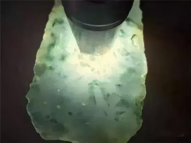 关于冰种翡翠原石图片的信息-第4张图片-翡翠网 关于冰种翡翠原石图片的信息-第4张图片-翡翠网