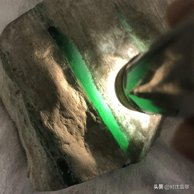 后江翡翠原石有没有新厂料的简单介绍-第5张图片-翡翠网 后江翡翠原石有没有新厂料的简单介绍-第5张图片-翡翠网