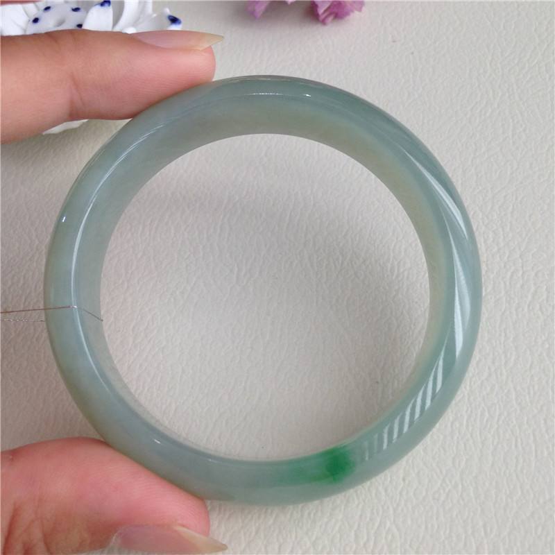 翡翠手镯冰糯种一般价格,冰糯种翡翠镯子图片和价格-第1张图片-翡翠网 翡翠手镯冰糯种一般价格,冰糯种翡翠镯子图片和价格-第1张图片-翡翠网