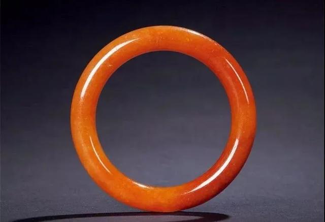 翡翠镯子去哪里买合适荔枝翡翠手镯怎么挑选-第36张图片-翡翠网 翡翠镯子去哪里买合适荔枝翡翠手镯怎么挑选-第36张图片-翡翠网