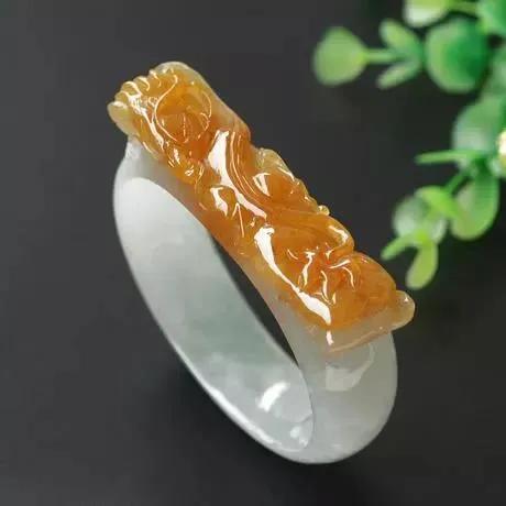 翡翠镯子去哪里买合适荔枝翡翠手镯怎么挑选-第42张图片-翡翠网 翡翠镯子去哪里买合适荔枝翡翠手镯怎么挑选-第42张图片-翡翠网