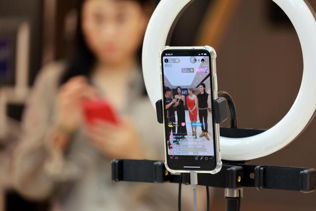 抖抈探探app抖抈app软件下载-第1张图片-翡翠网 抖抈探探app抖抈app软件下载-第1张图片-翡翠网