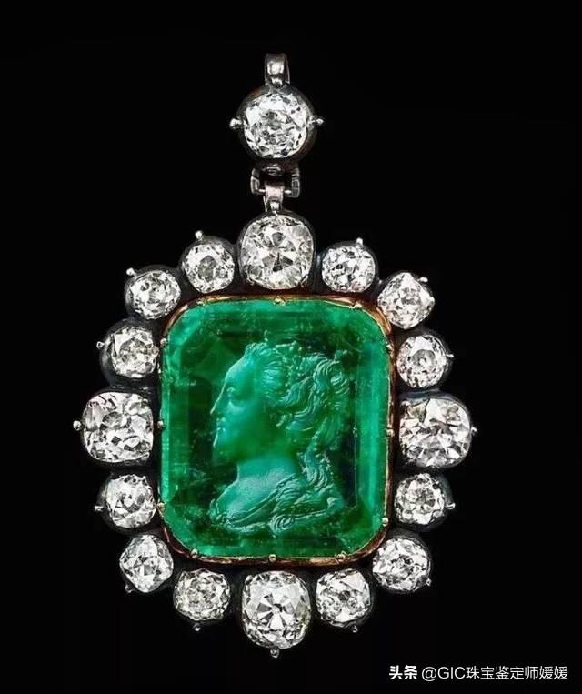 祖母绿翡翠挂件多少钱一克祖母绿翡翠原石价格-第3张图片-翡翠网 祖母绿翡翠挂件多少钱一克祖母绿翡翠原石价格-第3张图片-翡翠网