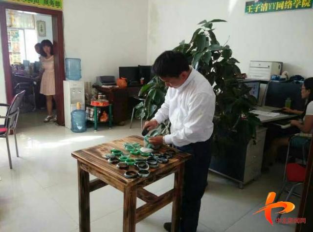 关于男子怒砸翡翠手镯的信息-第2张图片-翡翠网 关于男子怒砸翡翠手镯的信息-第2张图片-翡翠网