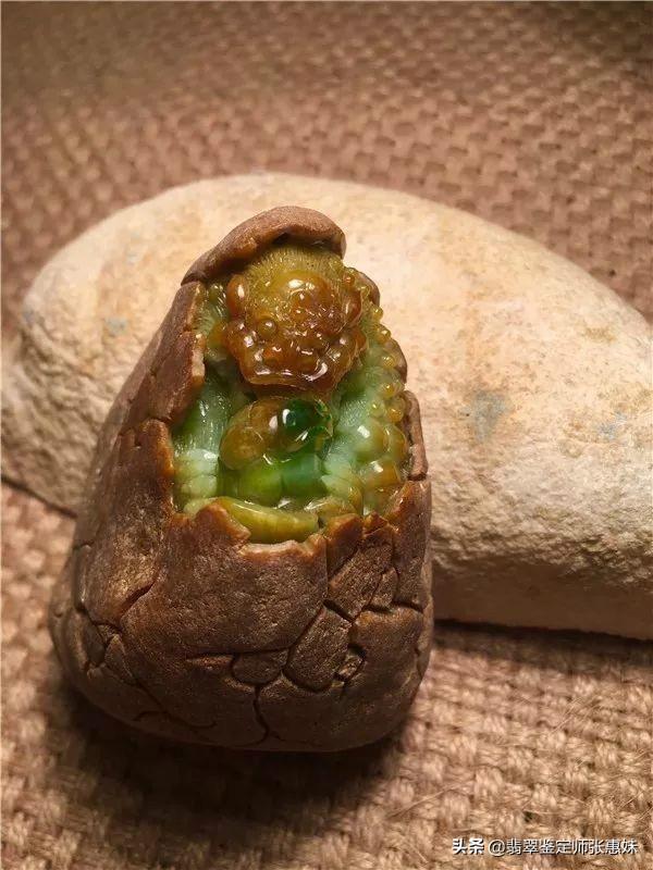 翡翠原石豆腐料的简单介绍-第4张图片-翡翠网 翡翠原石豆腐料的简单介绍-第4张图片-翡翠网