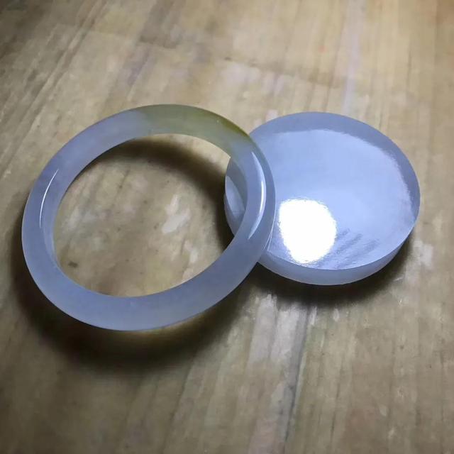 怎么样挑选翡翠手镯1万左右翡翠手镯图片-第4张图片-翡翠网 怎么样挑选翡翠手镯1万左右翡翠手镯图片-第4张图片-翡翠网