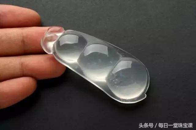 关于高冰翡翠原石价钱的信息-第3张图片-翡翠网 关于高冰翡翠原石价钱的信息-第3张图片-翡翠网