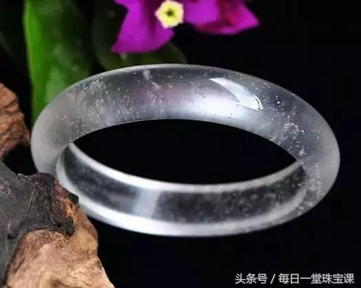 关于高冰翡翠原石价钱的信息-第6张图片-翡翠网 关于高冰翡翠原石价钱的信息-第6张图片-翡翠网