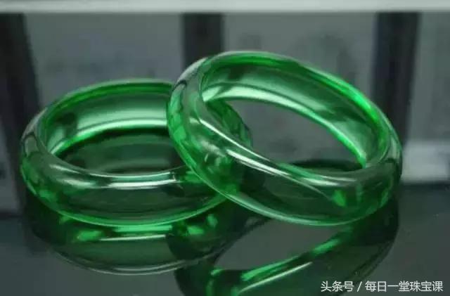 关于高冰翡翠原石价钱的信息-第14张图片-翡翠网 关于高冰翡翠原石价钱的信息-第14张图片-翡翠网