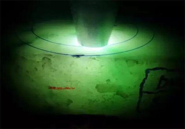 赌石木那翡翠原石的简单介绍-第5张图片-翡翠网 赌石木那翡翠原石的简单介绍-第5张图片-翡翠网