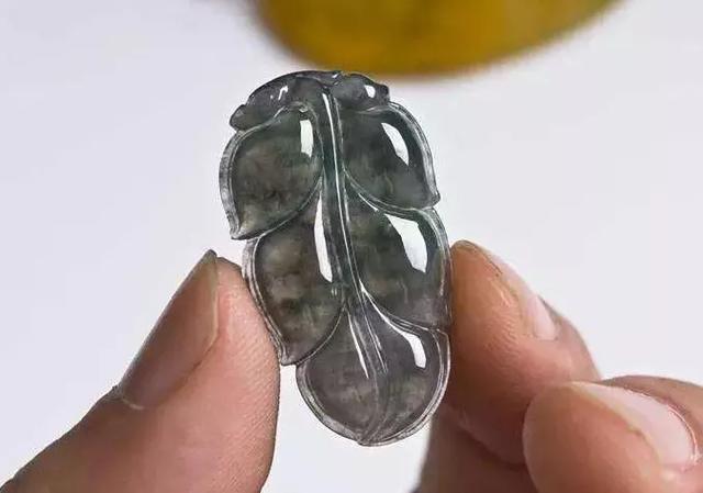 长沙乌鸡种翡翠原石,乌鸡翡翠单圈-第3张图片-翡翠网 长沙乌鸡种翡翠原石,乌鸡翡翠单圈-第3张图片-翡翠网