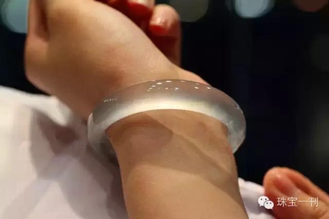 包含玻璃种翡翠每克价格的词条-第2张图片-翡翠网 包含玻璃种翡翠每克价格的词条-第2张图片-翡翠网