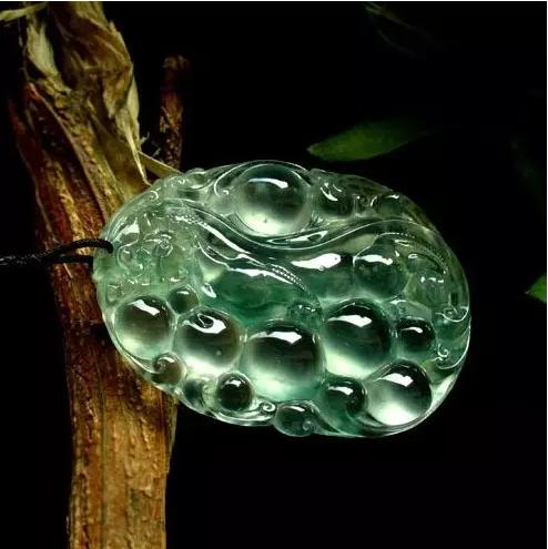 翡翠糯种的价格,蛋清种翡翠价格-第4张图片-翡翠网 翡翠糯种的价格,蛋清种翡翠价格-第4张图片-翡翠网