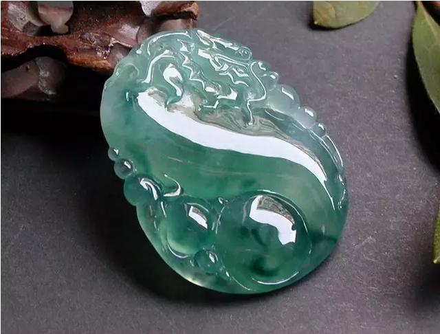 翡翠糯种的价格,蛋清种翡翠价格-第5张图片-翡翠网 翡翠糯种的价格,蛋清种翡翠价格-第5张图片-翡翠网