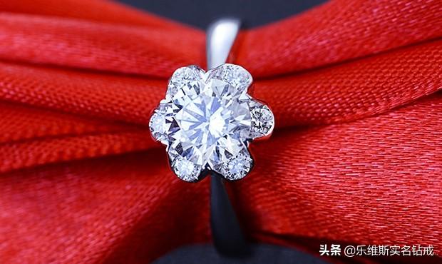 1克拉钻戒市场价格是多少?一克拉钻戒大概多少钱-第2张图片-翡翠网 1克拉钻戒市场价格是多少?一克拉钻戒大概多少钱-第2张图片-翡翠网