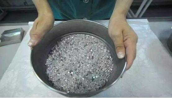 钻石是碳12还是碳60碳12和碳60的区别-第12张图片-翡翠网 钻石是碳12还是碳60碳12和碳60的区别-第12张图片-翡翠网