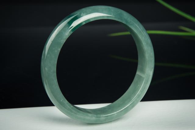 翡翠豆种貔貅价格,翡翠貔貅的寓意-第6张图片-翡翠网 翡翠豆种貔貅价格,翡翠貔貅的寓意-第6张图片-翡翠网