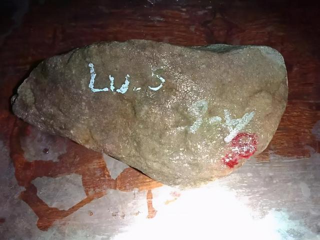 买翡翠原始知识,原石图片大全-第7张图片-翡翠网 买翡翠原始知识,原石图片大全-第7张图片-翡翠网