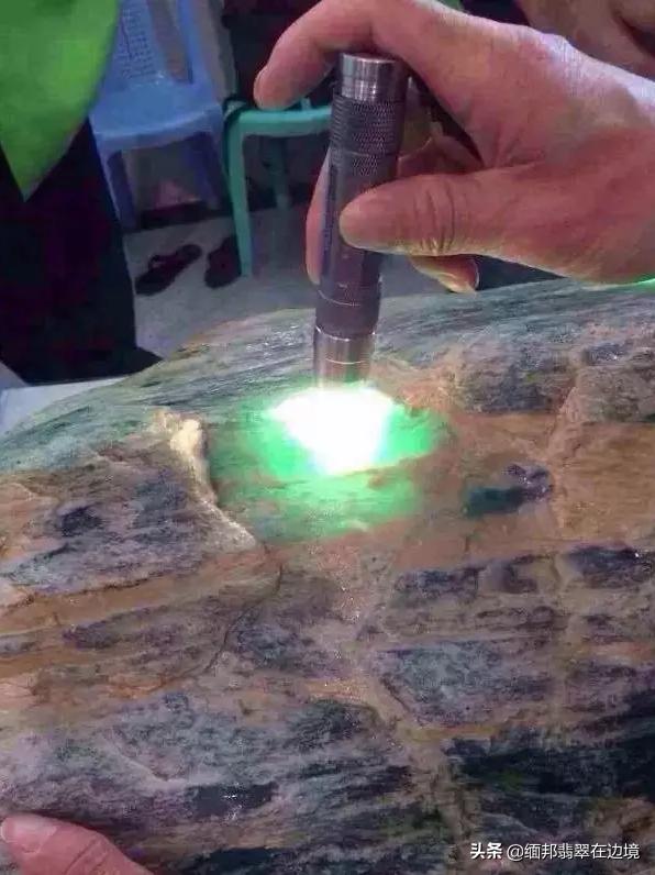 原石翡翠吧翡翠原石介绍方法-第18张图片-翡翠网 原石翡翠吧翡翠原石介绍方法-第18张图片-翡翠网