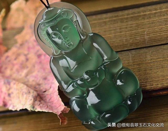 翡翠手镯有打蜡的表现天然翡翠A货手镯会不会打蜡-第3张图片-翡翠网 翡翠手镯有打蜡的表现天然翡翠A货手镯会不会打蜡-第3张图片-翡翠网