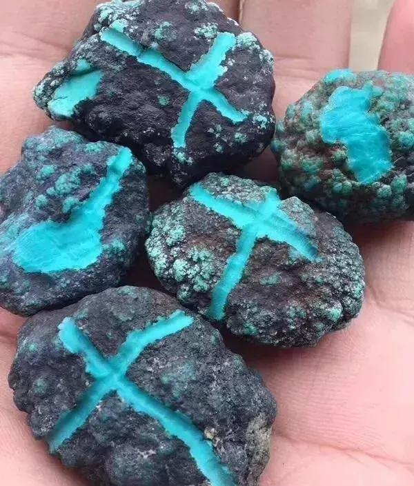 新手玩什么原石翡翠原石盘玩效果图-第14张图片-翡翠网 新手玩什么原石翡翠原石盘玩效果图-第14张图片-翡翠网