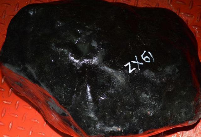 关于怎么处理翡翠原石糯化种的信息-第4张图片-翡翠网