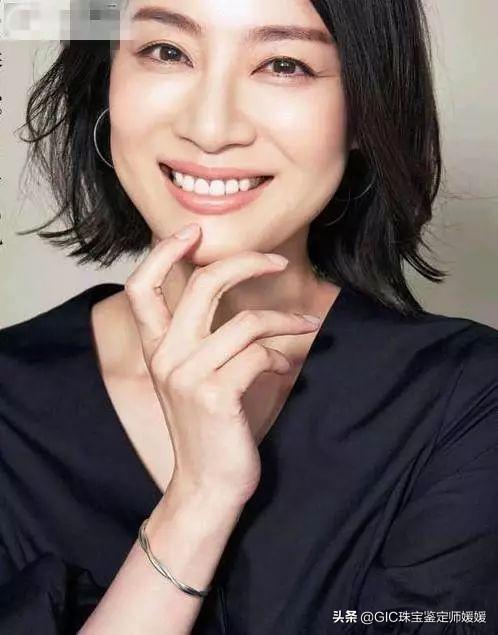 中国黄金十大品牌排列,十大黄金手镯品牌排行榜-第2张图片-翡翠网 中国黄金十大品牌排列,十大黄金手镯品牌排行榜-第2张图片-翡翠网