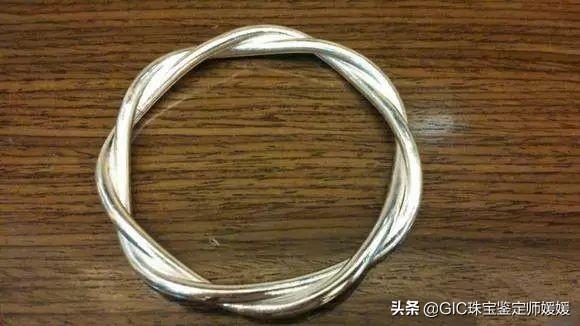 中国黄金十大品牌排列,十大黄金手镯品牌排行榜-第3张图片-翡翠网 中国黄金十大品牌排列,十大黄金手镯品牌排行榜-第3张图片-翡翠网