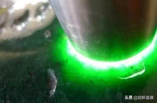 翡翠原石打灯几毫米是冰种,冰种翡翠原石鉴定图片-第4张图片-翡翠网