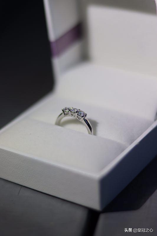 周六福莫桑石钻戒s925多少钱,莫桑石钻戒多少钱-第4张图片-翡翠网 周六福莫桑石钻戒s925多少钱,莫桑石钻戒多少钱-第4张图片-翡翠网
