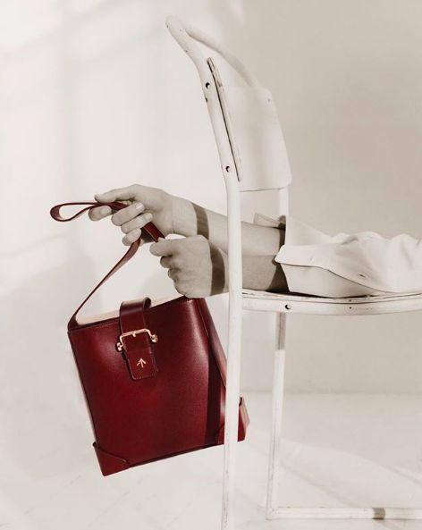 品牌包包有哪些牌子,十大小众轻奢品牌包包-第3张图片-翡翠网 品牌包包有哪些牌子,十大小众轻奢品牌包包-第3张图片-翡翠网