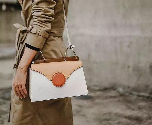 品牌包包有哪些牌子,十大小众轻奢品牌包包-第20张图片-翡翠网 品牌包包有哪些牌子,十大小众轻奢品牌包包-第20张图片-翡翠网