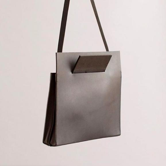 品牌包包有哪些牌子,十大小众轻奢品牌包包-第45张图片-翡翠网 品牌包包有哪些牌子,十大小众轻奢品牌包包-第45张图片-翡翠网