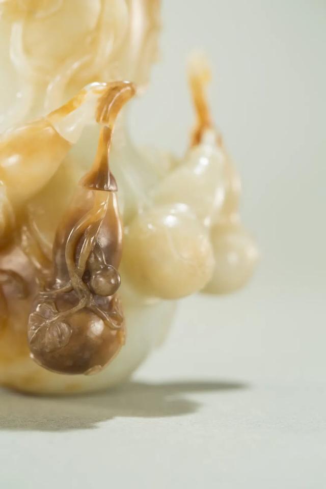 青海料晴水戴久了,水种翡翠小批量批发价格-第13张图片-翡翠网 青海料晴水戴久了,水种翡翠小批量批发价格-第13张图片-翡翠网