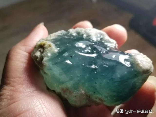 北京翡翠原石去皮价格翡翠原石开窗料-第3张图片-翡翠网 北京翡翠原石去皮价格翡翠原石开窗料-第3张图片-翡翠网