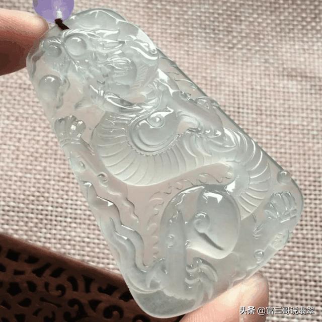 翡翠a货吊坠500元贵吗浅绿色翡翠a货价格-第6张图片-翡翠网 翡翠a货吊坠500元贵吗浅绿色翡翠a货价格-第6张图片-翡翠网