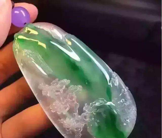 客人问想了解翡翠知识怎么回好,翡翠怎么讲解-第1张图片-翡翠网 客人问想了解翡翠知识怎么回好,翡翠怎么讲解-第1张图片-翡翠网