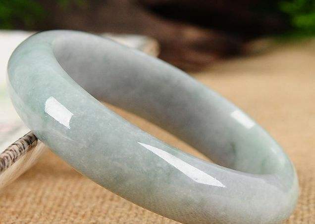 客人问想了解翡翠知识怎么回好,翡翠怎么讲解-第2张图片-翡翠网 客人问想了解翡翠知识怎么回好,翡翠怎么讲解-第2张图片-翡翠网