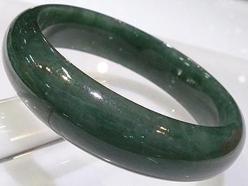 濹翡翠的特点及价格,墨翡翠带雪花图片大全-第1张图片-翡翠网 濹翡翠的特点及价格,墨翡翠带雪花图片大全-第1张图片-翡翠网