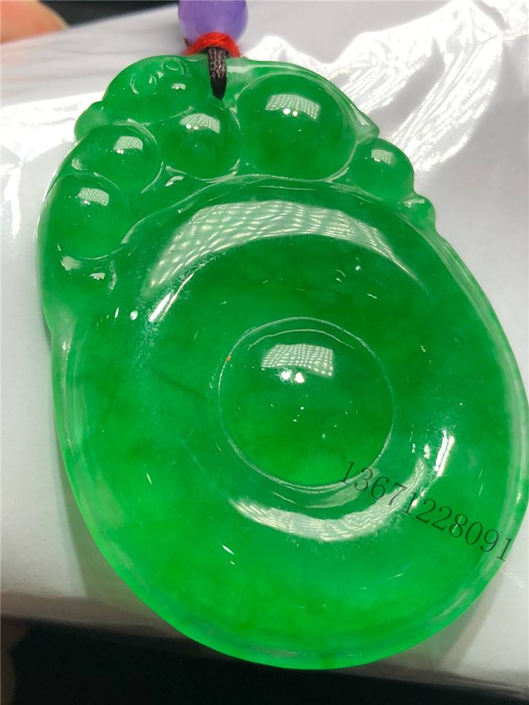 翡翠绿色真品价格,翡翠a货吊坠500元贵吗-第2张图片-翡翠网 翡翠绿色真品价格,翡翠a货吊坠500元贵吗-第2张图片-翡翠网