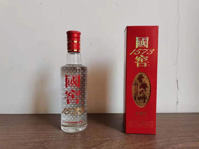 出口汾酒真假辨别汾酒真假翡翠知识-第1张图片-翡翠网 出口汾酒真假辨别汾酒真假翡翠知识-第1张图片-翡翠网