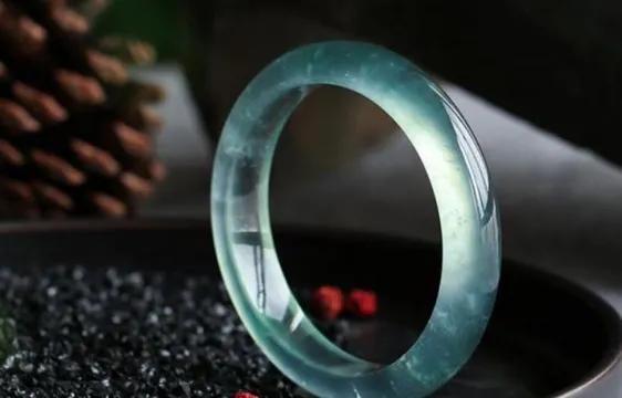 冰儒翡翠吊坠价格的简单介绍-第3张图片-翡翠网 冰儒翡翠吊坠价格的简单介绍-第3张图片-翡翠网