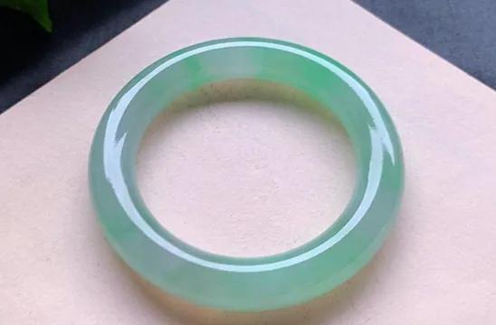 冰儒翡翠吊坠价格的简单介绍-第5张图片-翡翠网 冰儒翡翠吊坠价格的简单介绍-第5张图片-翡翠网