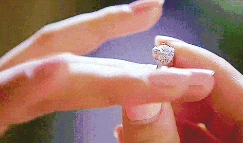 魔星钻和莫桑钻哪个好,钻石和莫桑钻的区别-第1张图片-翡翠网 魔星钻和莫桑钻哪个好,钻石和莫桑钻的区别-第1张图片-翡翠网